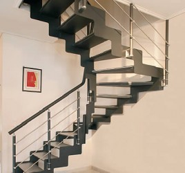 Классическая металлическая лестница 6