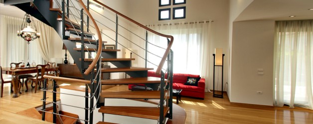 Классическая металлическая лестница 4