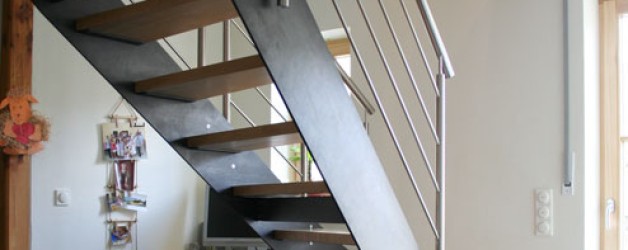 Металлическая лестница на тетивах N 4000, Грайц 1