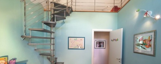 Винтовая лестница с покрытием из резины